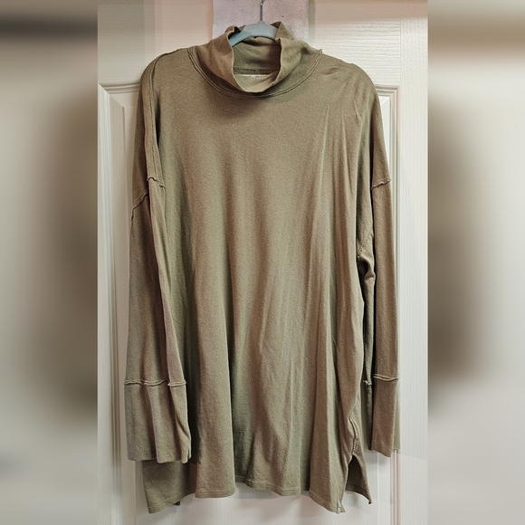 Free People Tops - Free People olive green long sleeve turtleneck top size XL